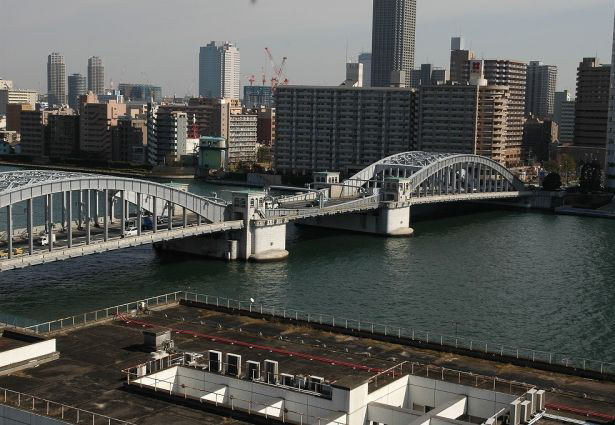 東京のかちどき橋の全景写真